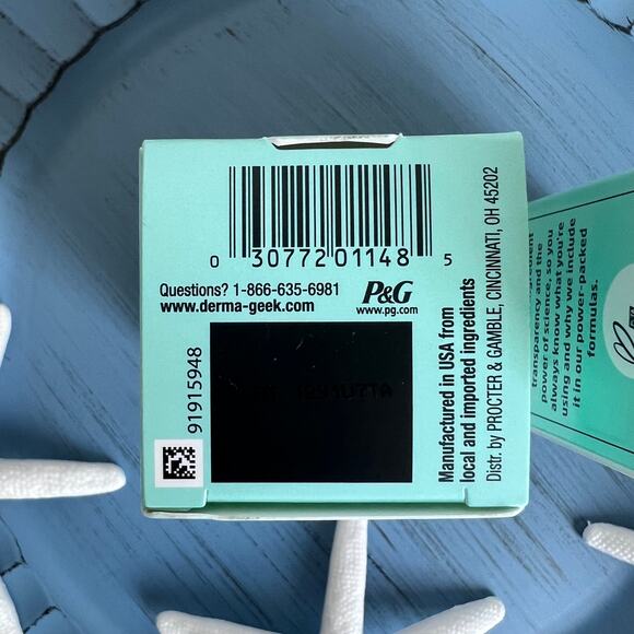 NEW dermaGeek Facial Cleanser Smoothing Serum Night Cream Skincare Set - Picture 10 of 12